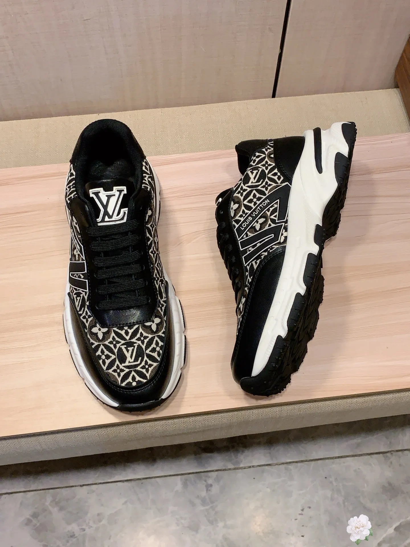 Men's Men's Shoes 💰460💰💰🎩🎩[Lightning][Lightning] "Lv*" The latest and most popular casual shoes, top brands [Seduce] Luxury ~ Purchasing Agency, Top ~ Quality. [Strong] The upper is made of imported breathable cowhide with material ➕ breathable sheepskin feet (•) and fine workmanship. The original stylish and stylish soft rubber wear-resistant and non-slip outsole is light and comfortable on the feet. The real thing looks better when photographed in person. 111: code: 38-44, 3️⃣ colors selected